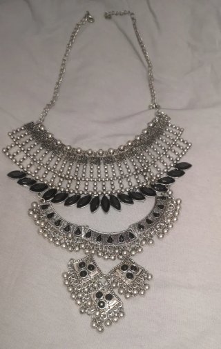Colgante Estilo Egipcio Plateado y Negro