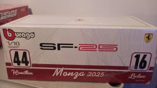 Burago Ferrari SF-25 1/18 Lewis Hamilton