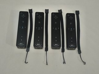 4 Mandos Wii Motion Plus Negros + 4 Correas