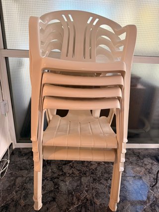 Set de 5 Sillas de Plástico Blancas