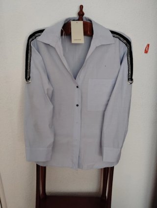 Camisa Azul Zara con Adornos en Mangas