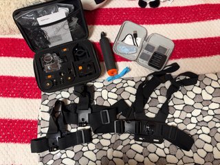 Cámara Deportiva Apeman A80 con Accesorios