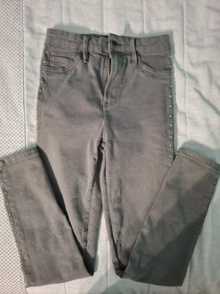 Pantalones Vaqueros Grises con Tachuelas