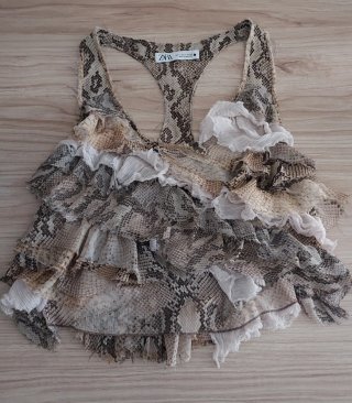 Top Zara con volantes estampado animal
