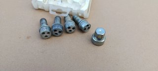 Tornillos Antirrobo para Llantas Seat