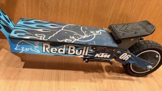 Patinete eléctrico KuKirin Red Bull