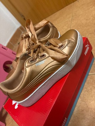 Zapatillas PUMA Doradas