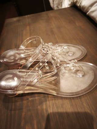 Sandalias Transparentes con Brillantes