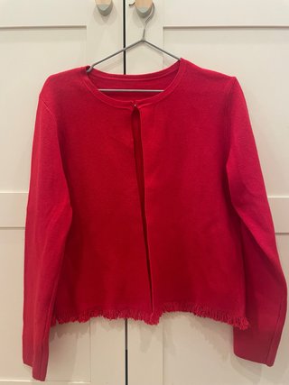Chaqueta roja con flecos
