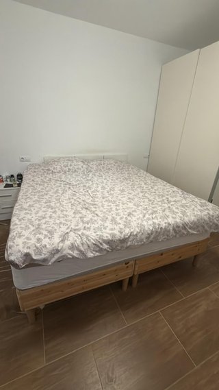 Cama de matrimonio de madera y colchón incluido