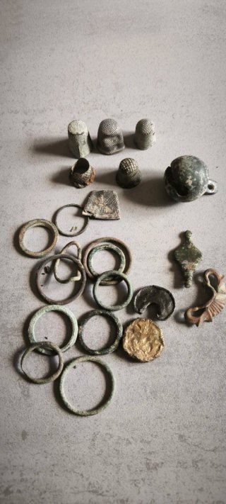 Lote de piezas antiguas y anillos