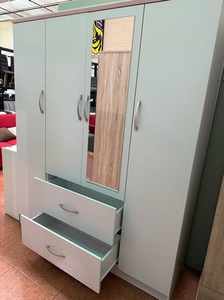 Armario de Dormitorio con Espejo
