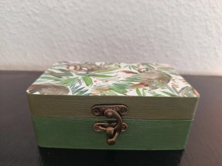 Caja de madera decorada a mano,hay 4 modelos