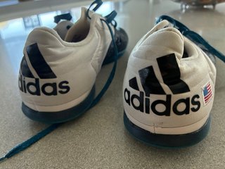 Zapatillas Adidas Blancas y Azules