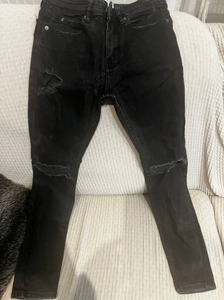 Pantalón vaquero negro