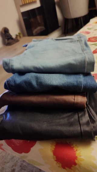 Varios pantalones