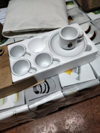 Set de Tazas de Café con Platos