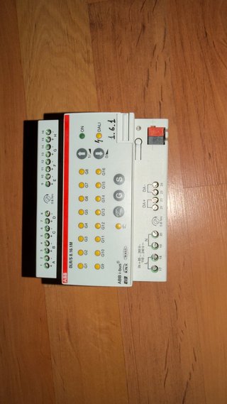 Vendo controlador ABB i-bus KNX DLR/S 8.16.1M