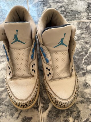 Zapatillas Jordan Blancas y Azules