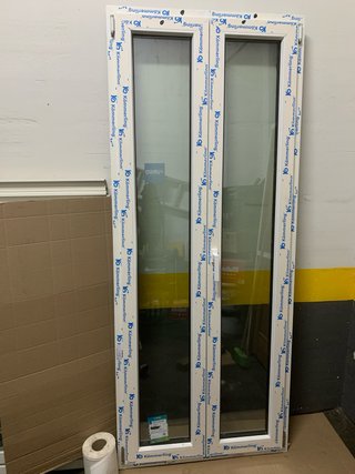 Puerta de PVC Kömmerling de 2 hojas