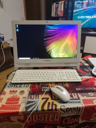 Ordenador All in One Lenovo Blanco
