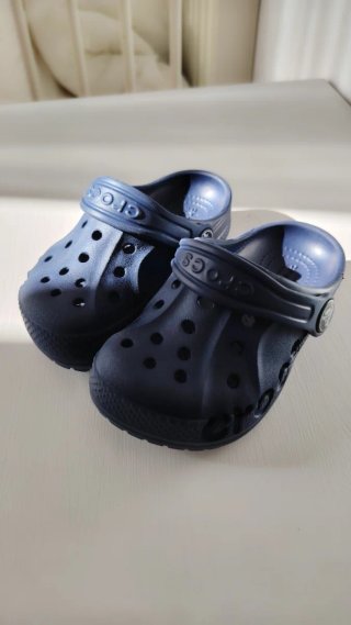 Crocs bebé Classic Clog azul marino talla 22-23