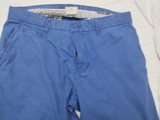 Pantalón chino azul