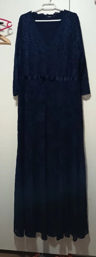 Vestido largo de encaje azul