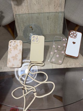 Lote de 4 Fundas para iPhone 16 Pro NUEVAS
