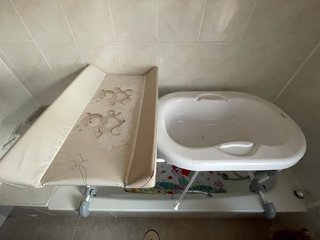 Bañera con cambiador Brevi