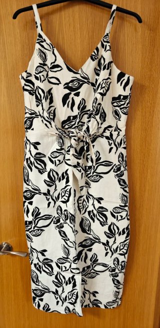 Vestido midi de lino estampado blanco y negro
