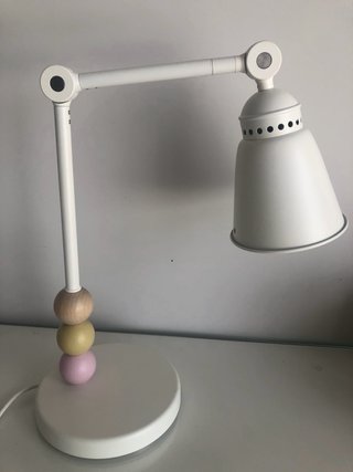 Lámpara de escritorio blanca