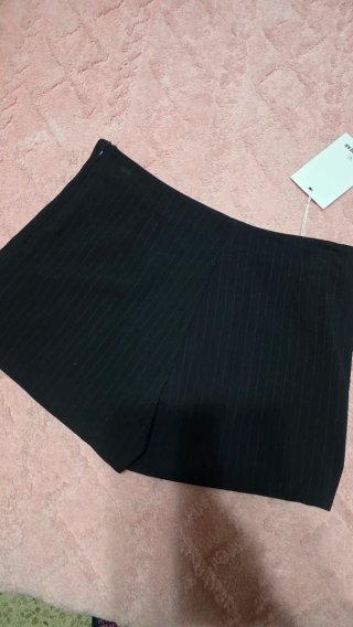 Minifalda pantalón negra de rayas
