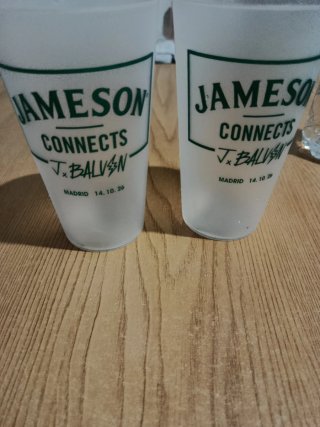 2 Bicchieri Jameson Connects x J Balvin