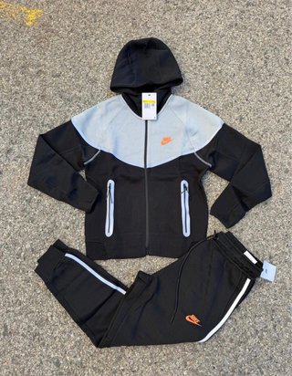 Nike Tech 2 modelos