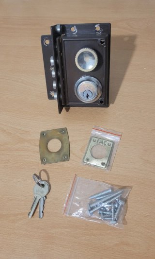 CERRADURA DE SOBREPONER