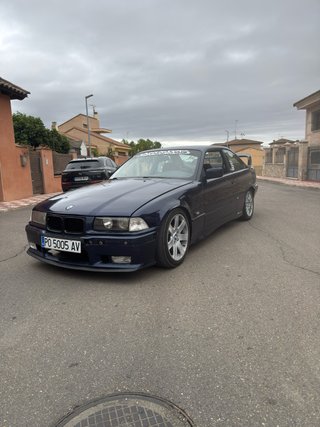 BMW serie 3 e36 coupe 323i