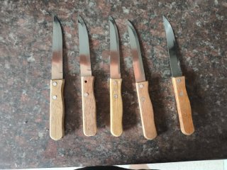 Cuchillos con Mango de Madera