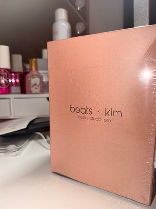 Auriculares Beats x Kim Studio Pro
