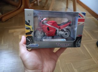 Motos a escala 1:18