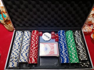 Maletín de Poker con Fichas y Cartas