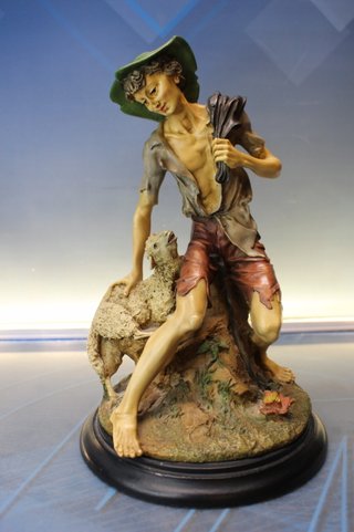 Reproducción en resina de figura “Pastor” de Giuseppe Armani, Capodimonte.