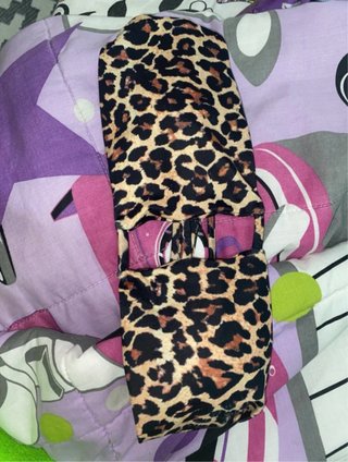 Top de bikini estampado animal print