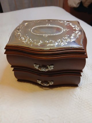 Joyero vintage de madera y plata de joyería
