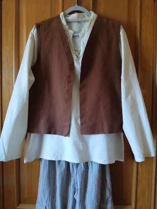 Conjunto medieval de  caballero.