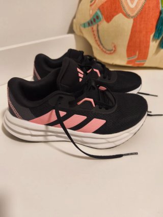 Zapatillas Adidas Negras y Rosas Talla 36
