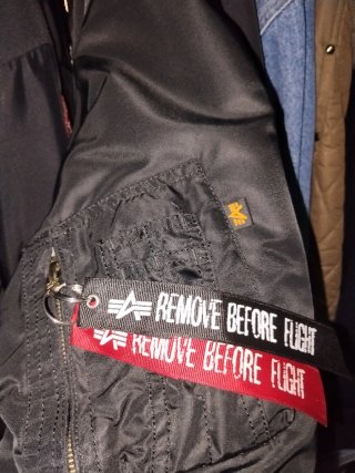 Bandas Alpha Industries Remove Before Flight