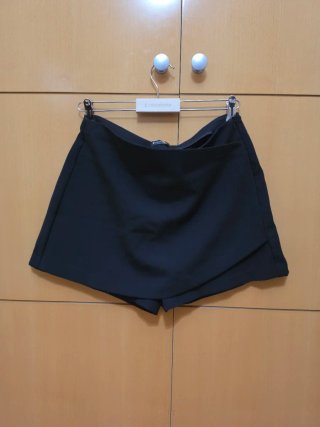 Falda pantalón negra Stradivarius