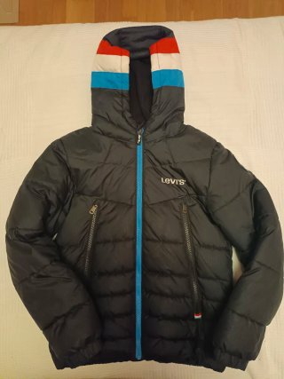 Abrigo original Levi's para niño talla 12 años
