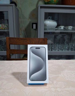 Caja iPhone 15 Pro Max Blanco
